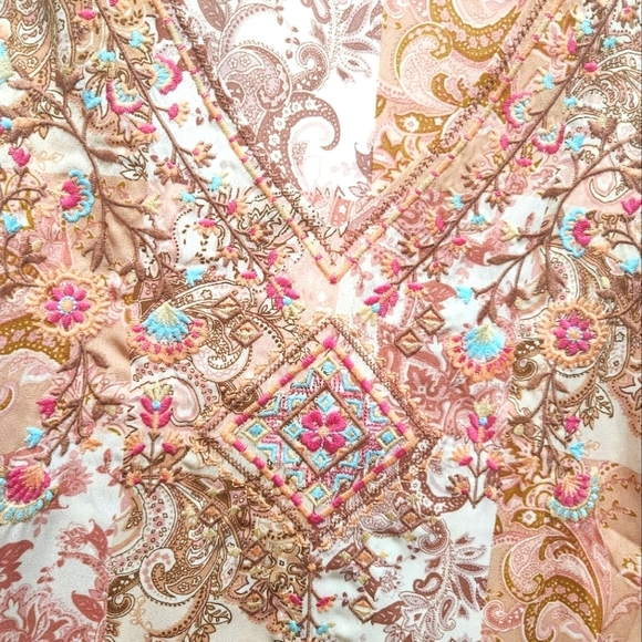 Savanna Jane Sleeveless Top Tank Blouse Paisley Floral Embroidered Beige Plus 1X - Picture 5 of 5